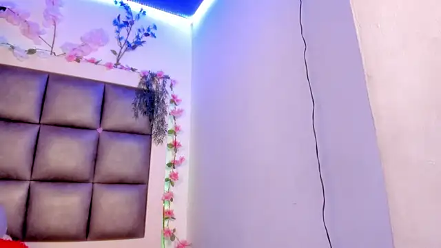 abbiecollins_js webcam