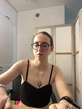 MartiniiSelenna live cam on StripChat