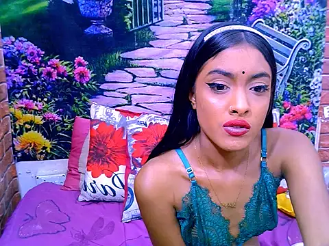 IndianPretty14u2Luv webcam