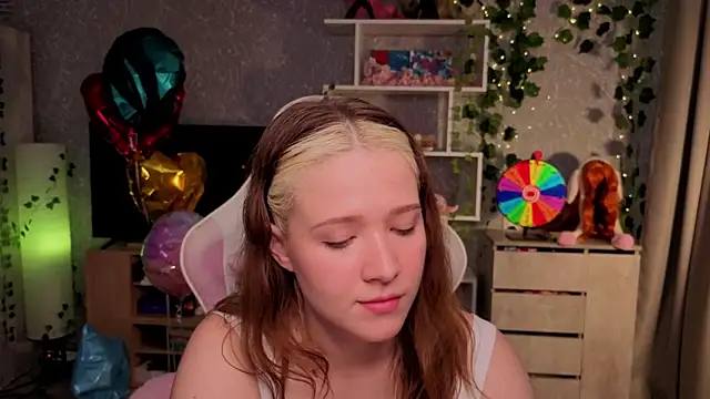 luna_cross webcam