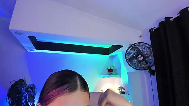 TifanyWhite_ webcam