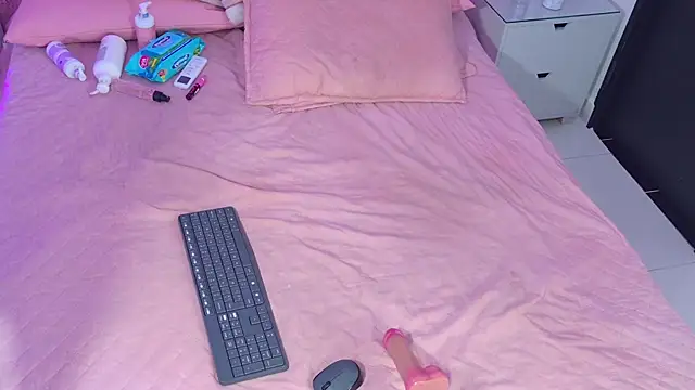 emmacurvy webcam
