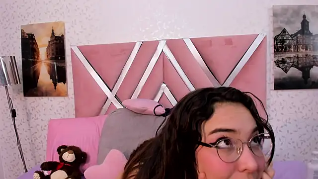 aniemorningstar webcam