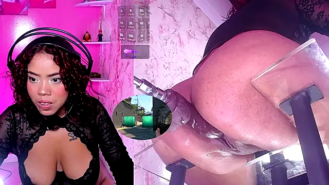 NinaCapelli webcam