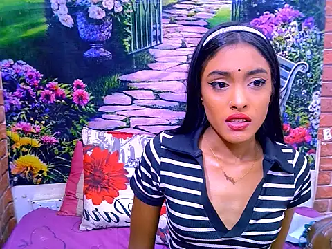 IndianPretty14u2Luv webcam