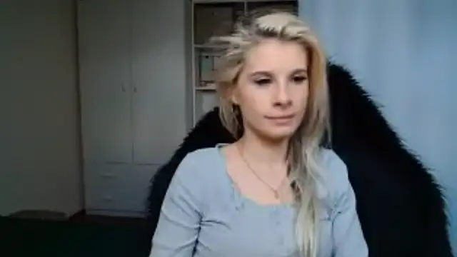 KristineGlow webcam