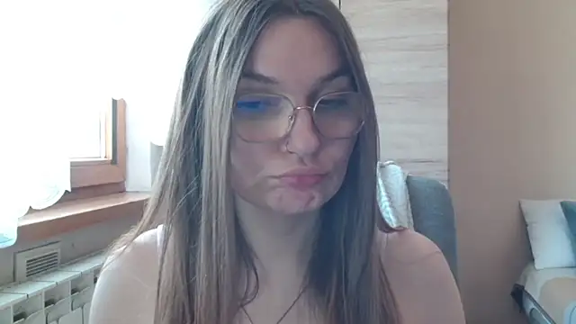LooveELLYx webcam
