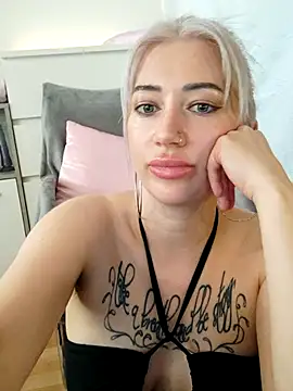Gina-Lumara webcam