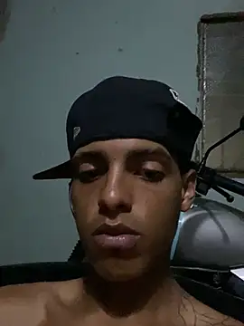 Aleexxx_2005 webcam