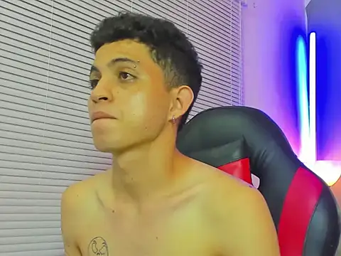 cameron_lux77 webcam