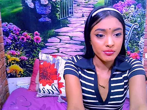 IndianPretty14u2Luv webcam