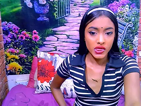 IndianPretty14u2Luv webcam