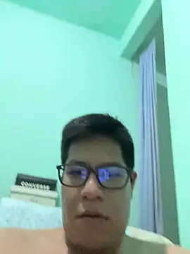 Lukein23 live sex cam