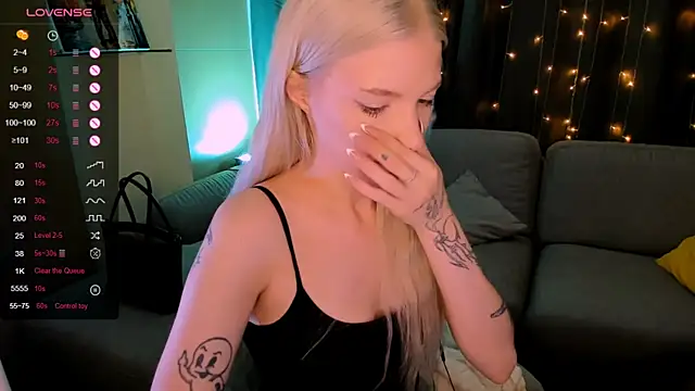 AnyaTaylor_ webcam
