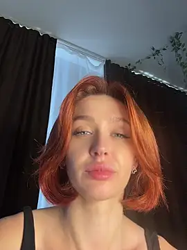 LittleFox___ live cam on StripChat