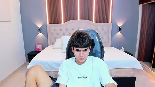 Tommy18__ webcam