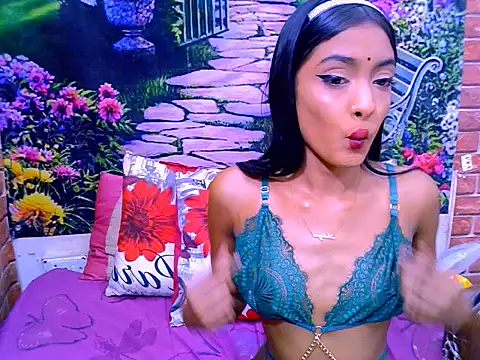 IndianPretty14u2Luv webcam