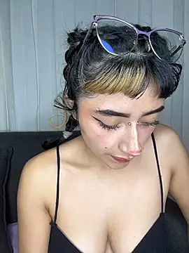 baby_akuma webcam