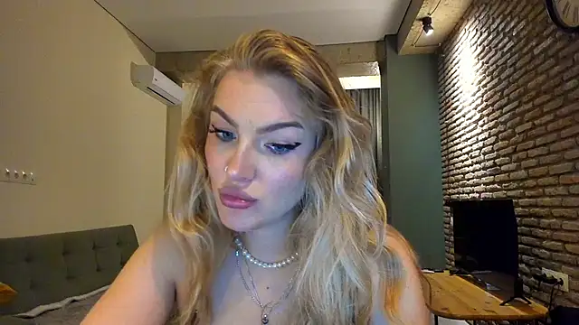 fifteenpoem webcam