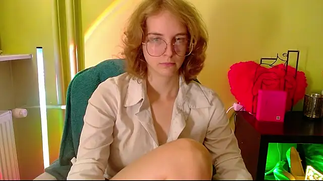 juicyPenny live cam on StripChat