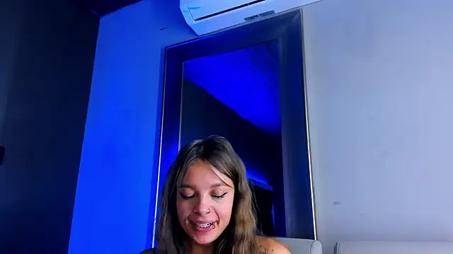 AmmyJones_ webcam