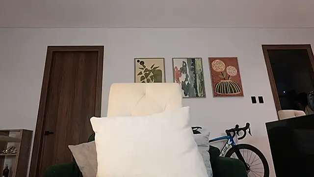 HOTBLACKANDWHITE2 webcam