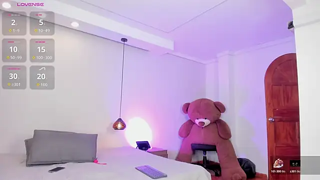 Iele - Trans webcam sex chat
