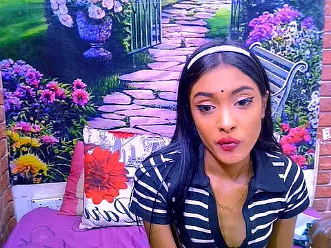 IndianPretty14u2Luv webcam