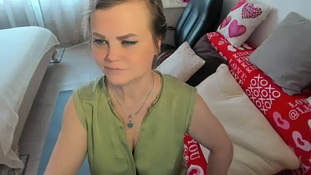 MildMature webcam