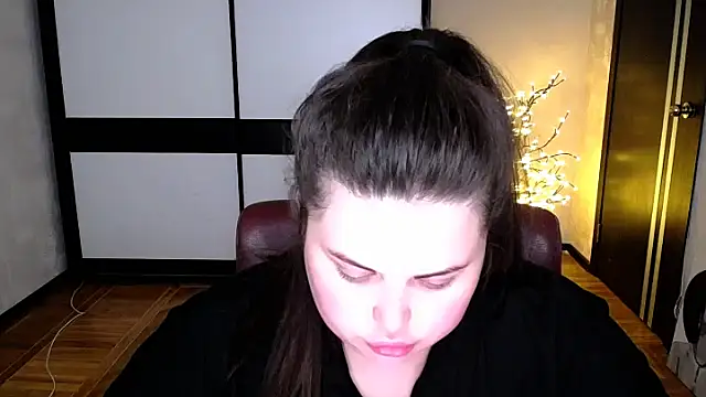 Emily_Mo