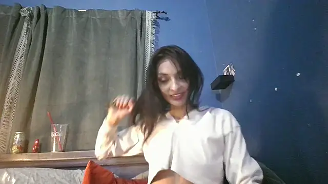 LayneeUnlocked webcam