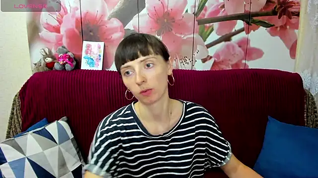TayanaJons webcam