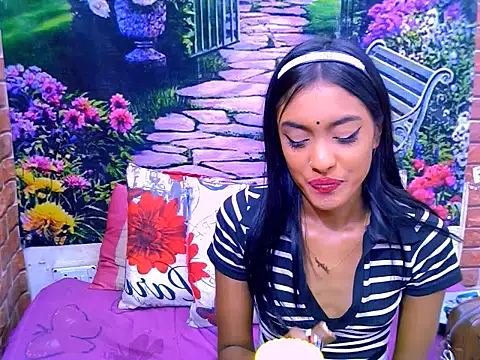 IndianPretty14u2Luv webcam