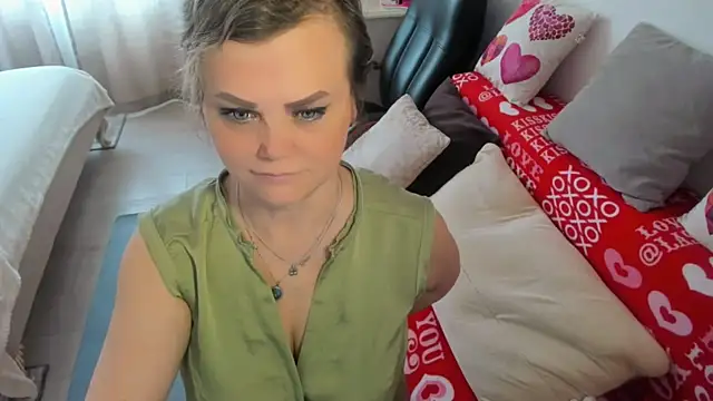 MildMature webcam