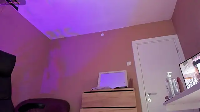 KaylaLaine webcam