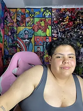 Hailey_Curvy webcam