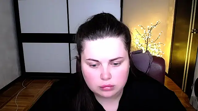 Emily_Mo webcam