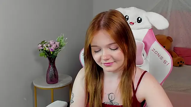 ElinaVale webcam
