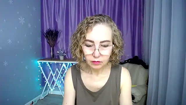 queen_a_n_i webcam