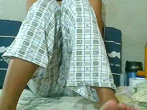 PinaySkinnyGirl webcam