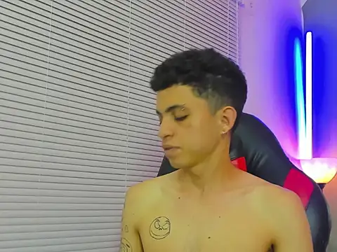 cameron_lux77