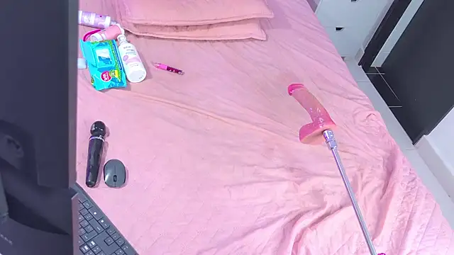 emmacurvy webcam