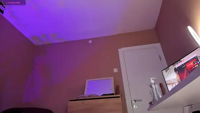 KaylaLaine webcam