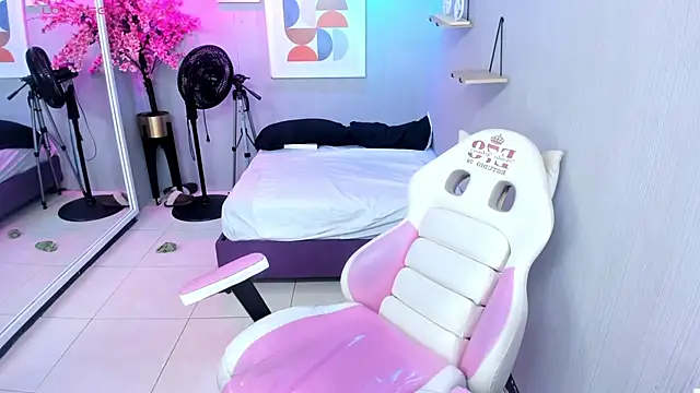 Maggy_t18 webcam