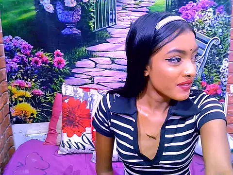 IndianPretty14u2Luv webcam
