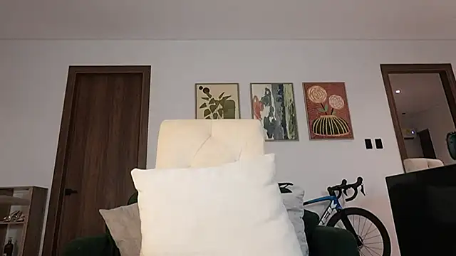 HOTBLACKANDWHITE2 webcam