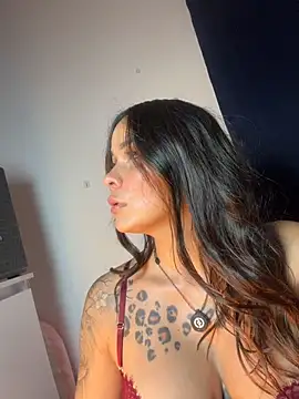 HotAlana_