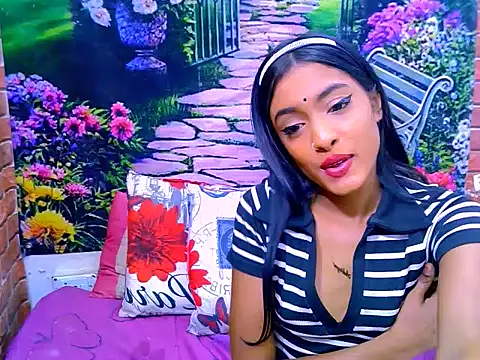 IndianPretty14u2Luv webcam
