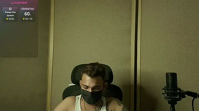 Baddies_Lover webcam