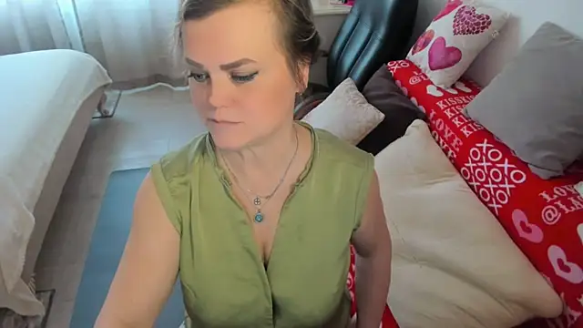 MildMature webcam